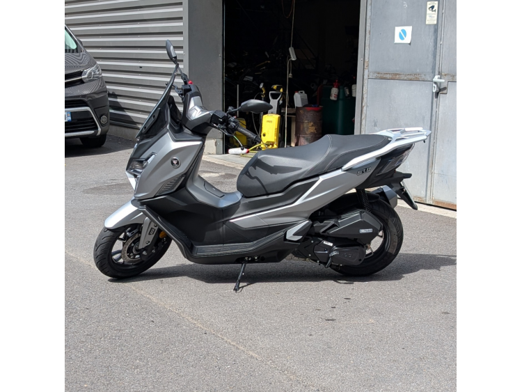 VOGE SR1 125