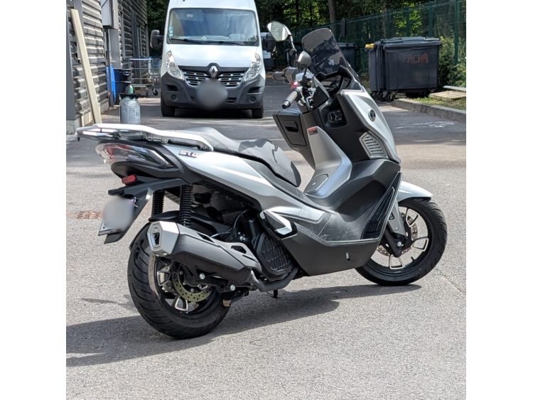 VOGE SR1 125