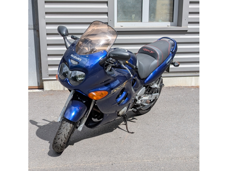 SUZUKI GSX 750 F