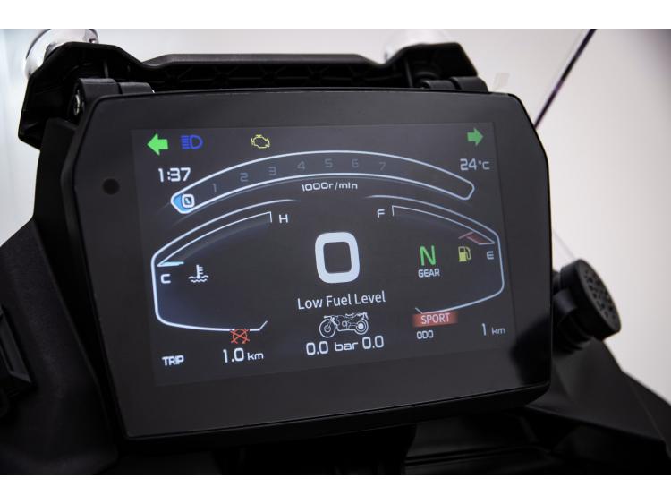VOGE 900 DSX BLACK KNIGHT