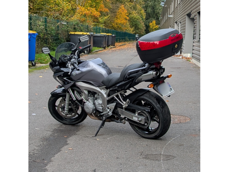 YAMAHA FZ6 600 FAZER