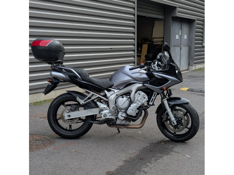 YAMAHA FZ6 600 FAZER